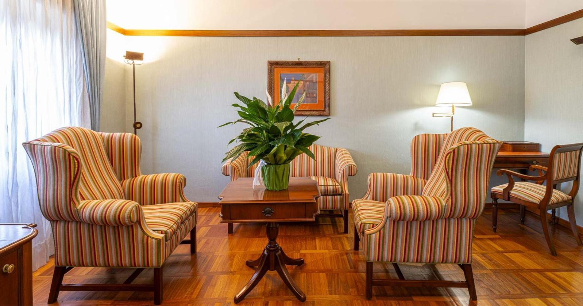 רייטי Hotel&Ristorante Miramonti Palazzo Storico מראה חיצוני תמונה