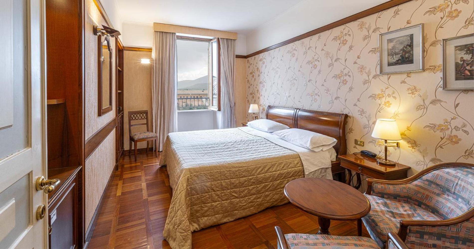 רייטי Hotel&Ristorante Miramonti Palazzo Storico מראה חיצוני תמונה