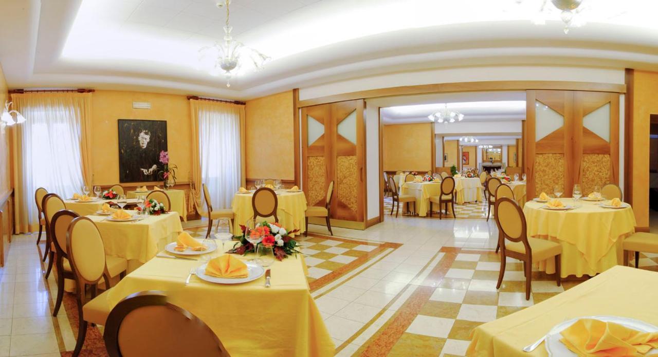רייטי Hotel&Ristorante Miramonti Palazzo Storico מראה חיצוני תמונה
